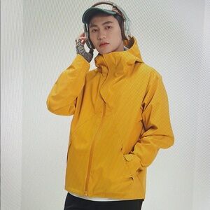 Men's Yellow Jacket